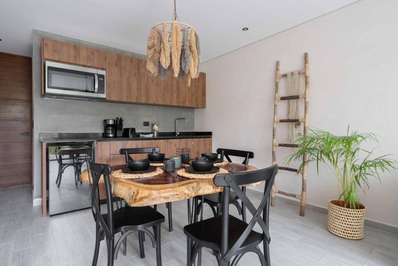 Apartment Retreat With Private Patio Tub & 2 Free Bikes *