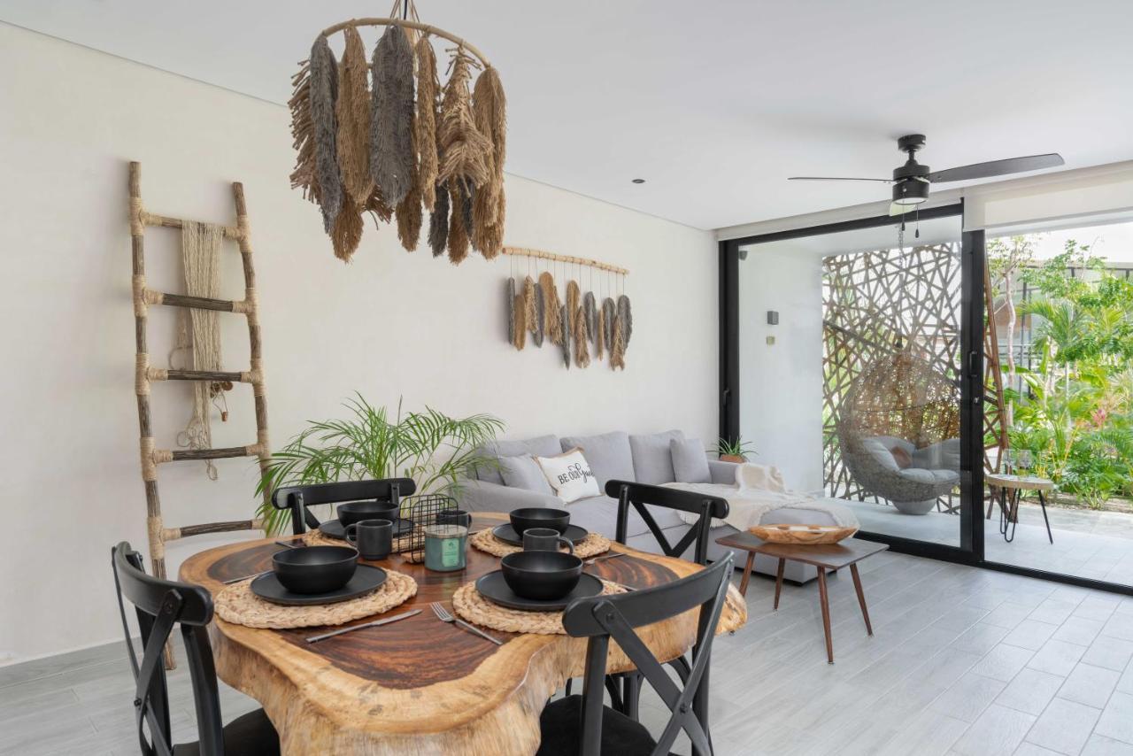 Retreat With Private Patio Tub & 2 Free Bikes Apartment