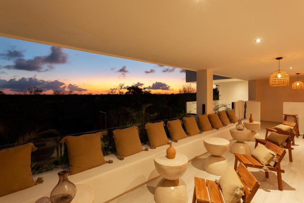 Apartment Retreat With Private Patio Tub & 2 Free Bikes *