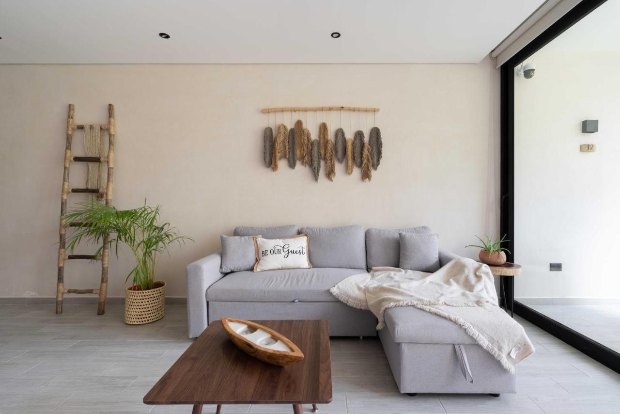 Apartment Retreat With Private Patio Tub & 2 Free Bikes *